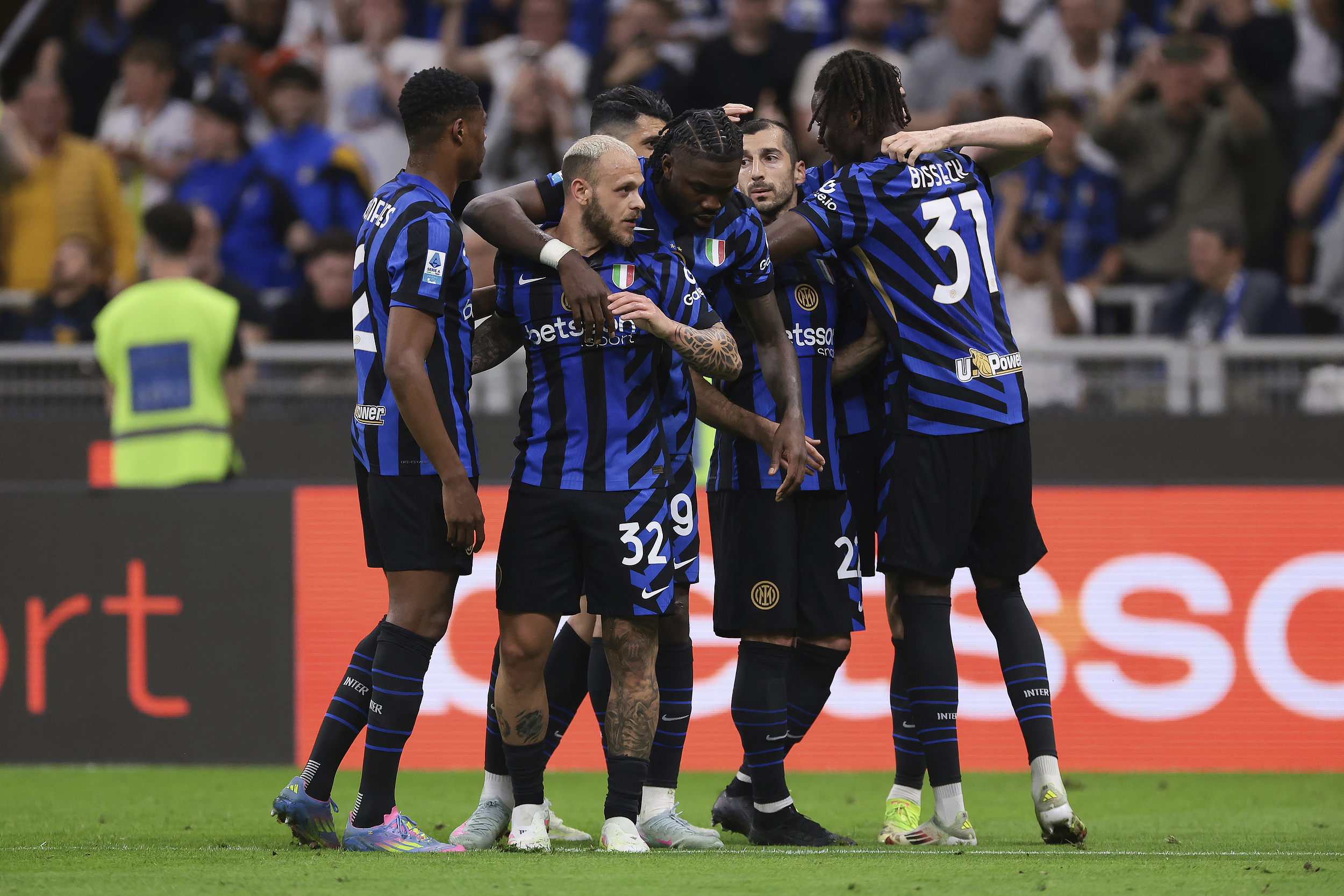 开云APP-国际米兰训练开放日；集结日扳平良机引欢呼；NBA总决赛在即；球队文化再被提及的简单介绍